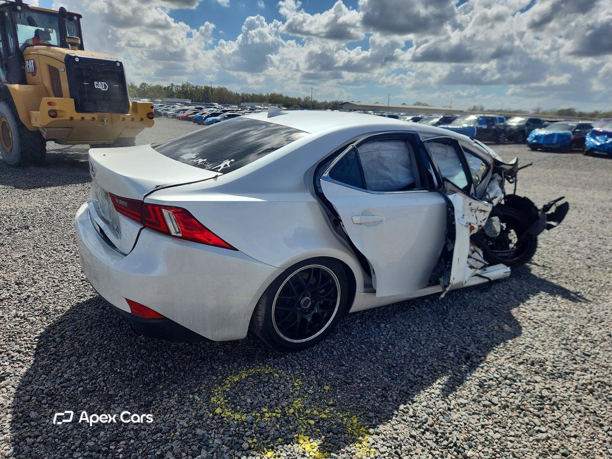 Lexus IS 2016