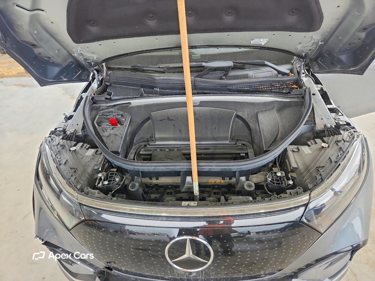 Mercedes-Benz  2024