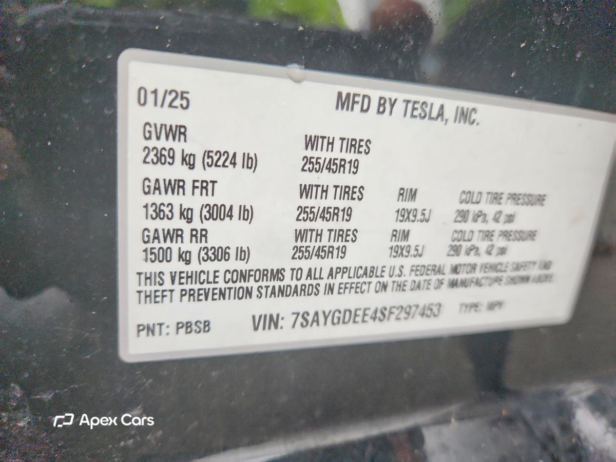 Tesla Model Y 2025