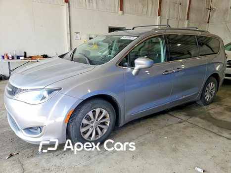 Chrysler Pacifica 2018 - Image 1 of 13