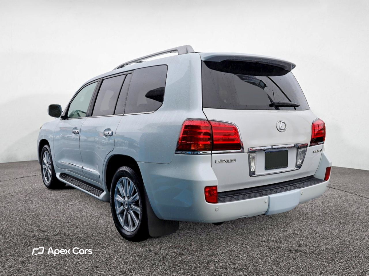 Lexus LX 2010