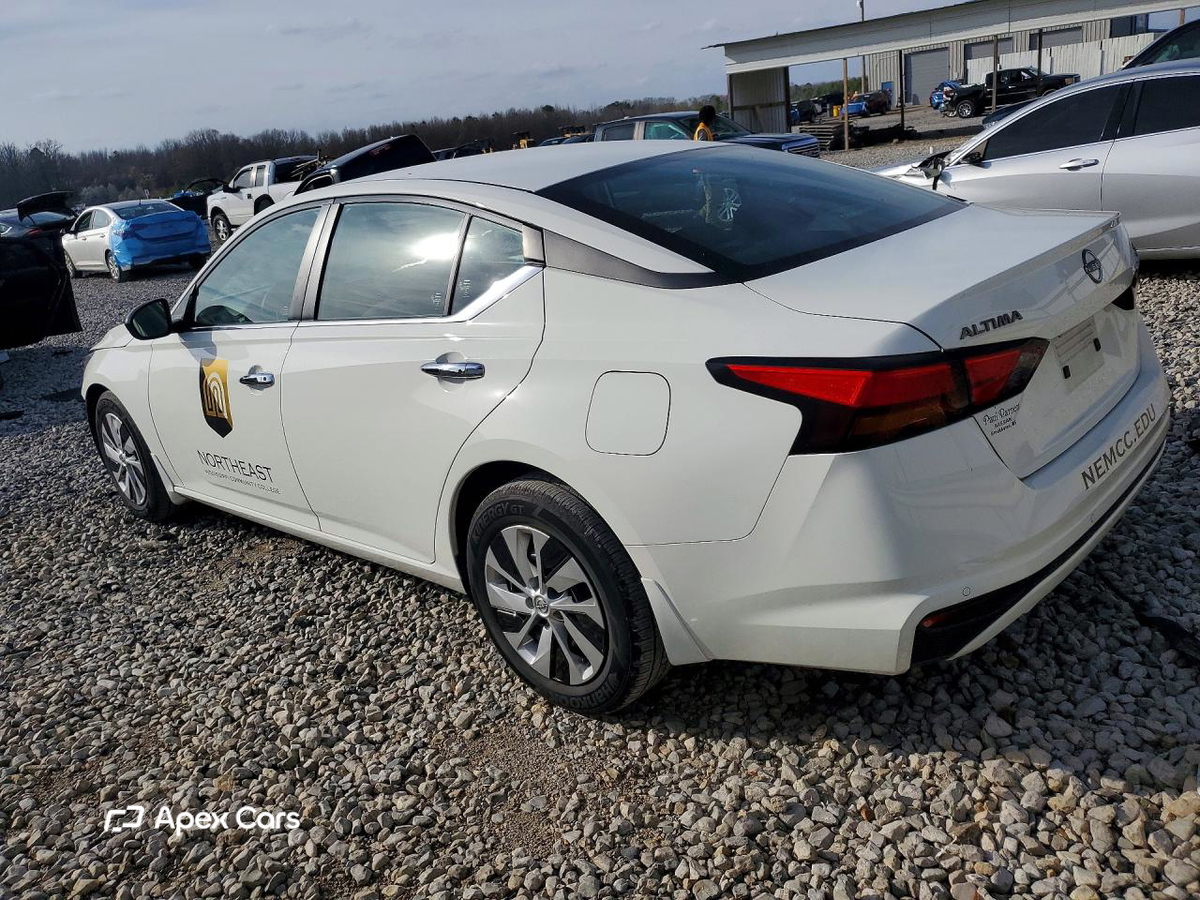 Nissan Altima 2024