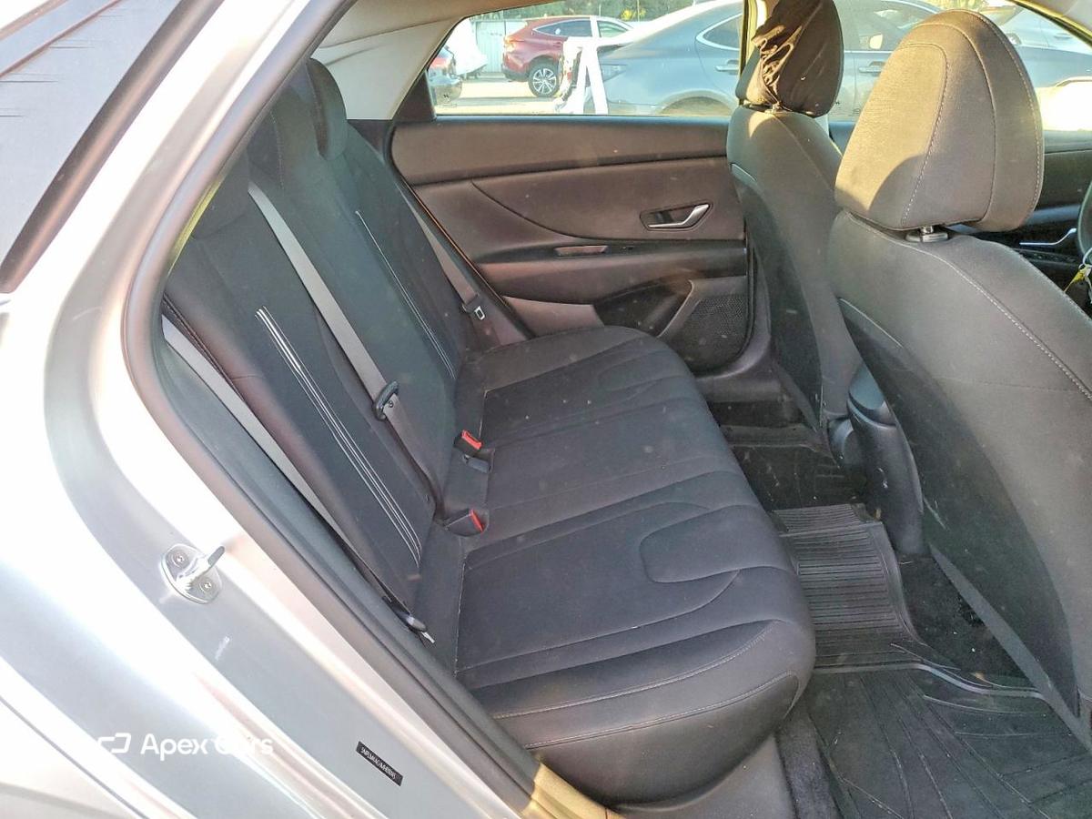 Hyundai Elantra 2021