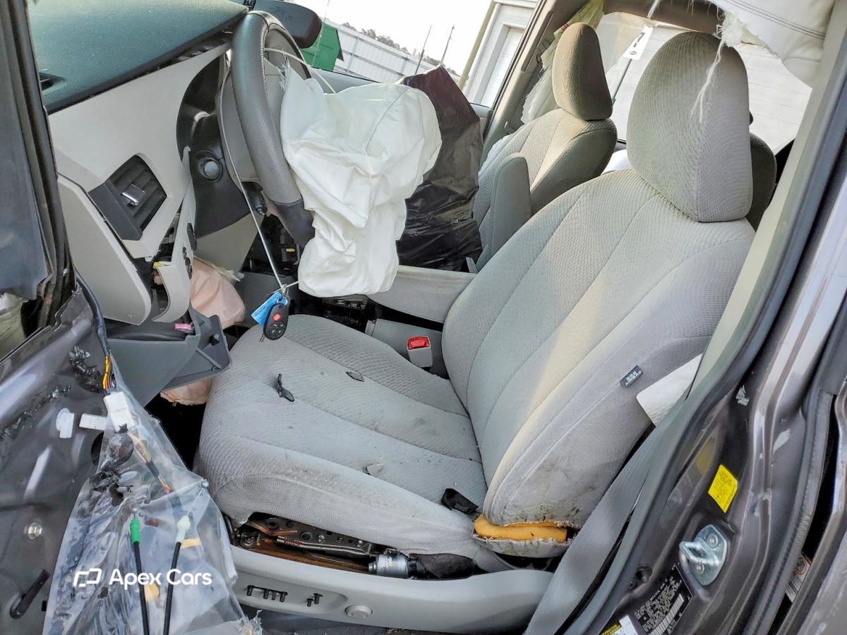 Toyota Sienna 2011