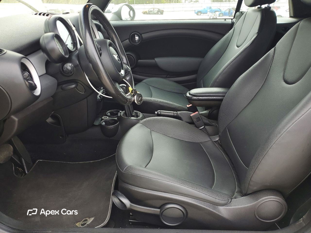 MINI Cooper 2011