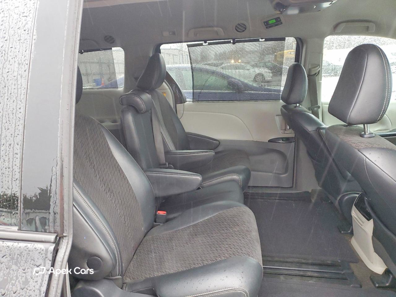 Toyota Sienna 2011
