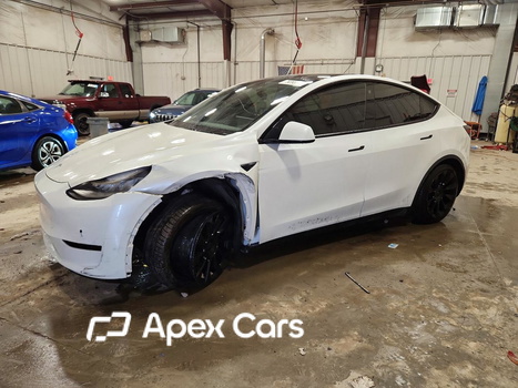 Tesla Model Y 2021 - Image 1 of 13