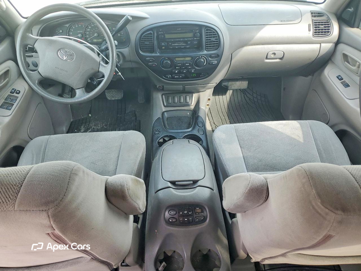 Toyota Sequoia 2005