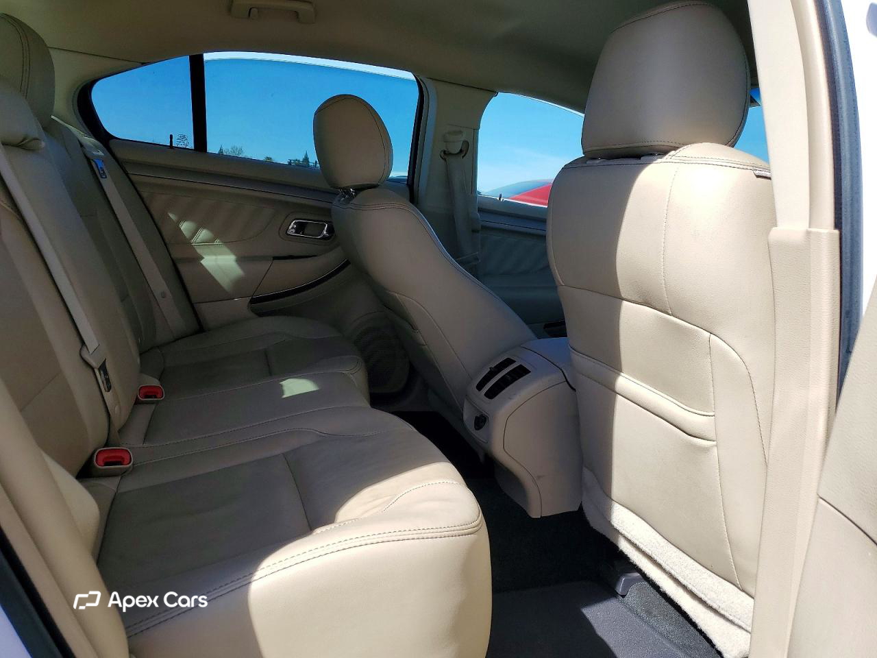 Ford Taurus 2016