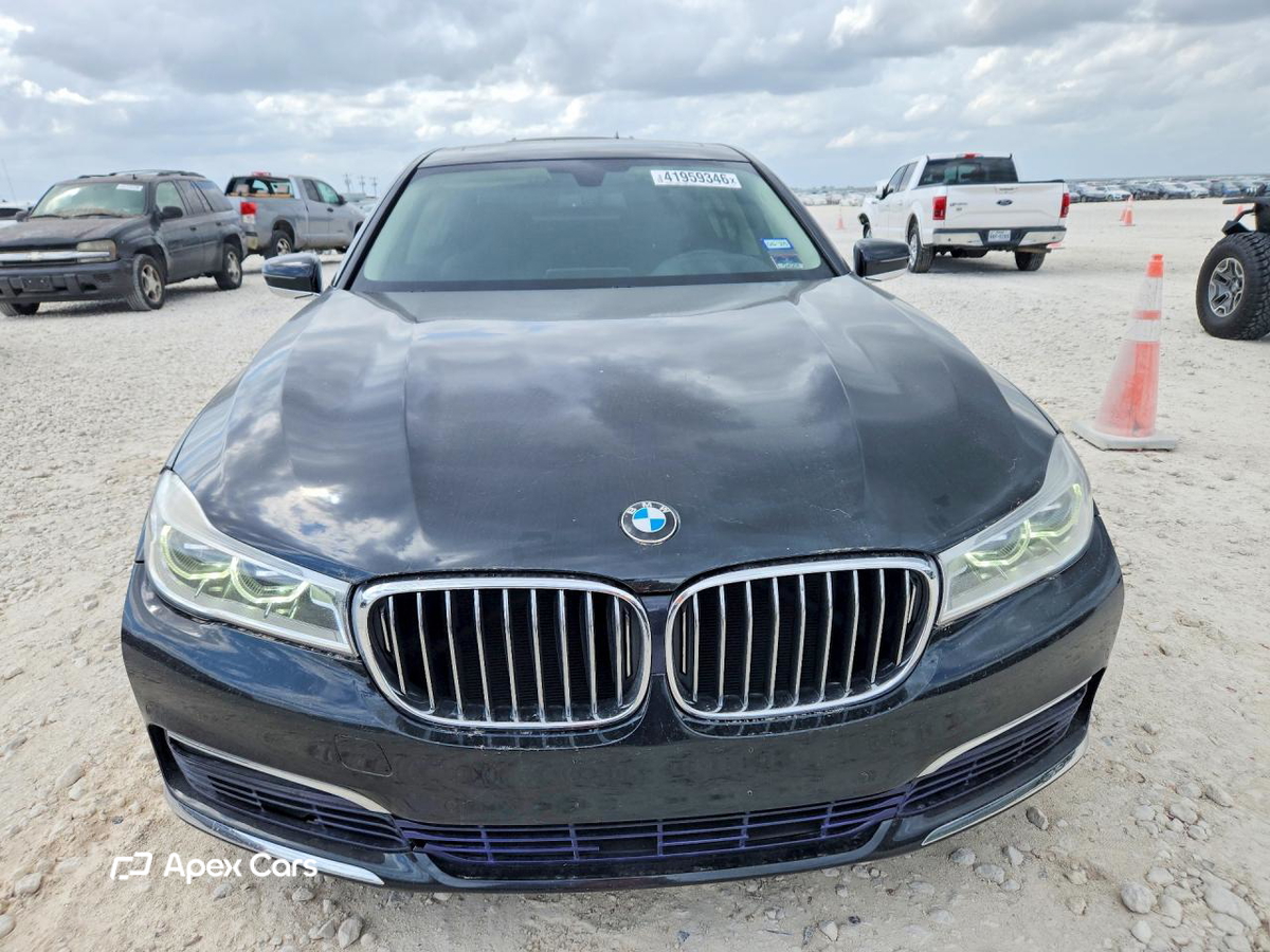 BMW Series 7 2016