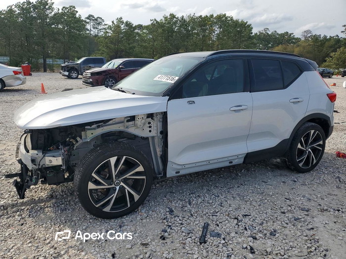 2021 Volvo XC40 - Image 1 of 5