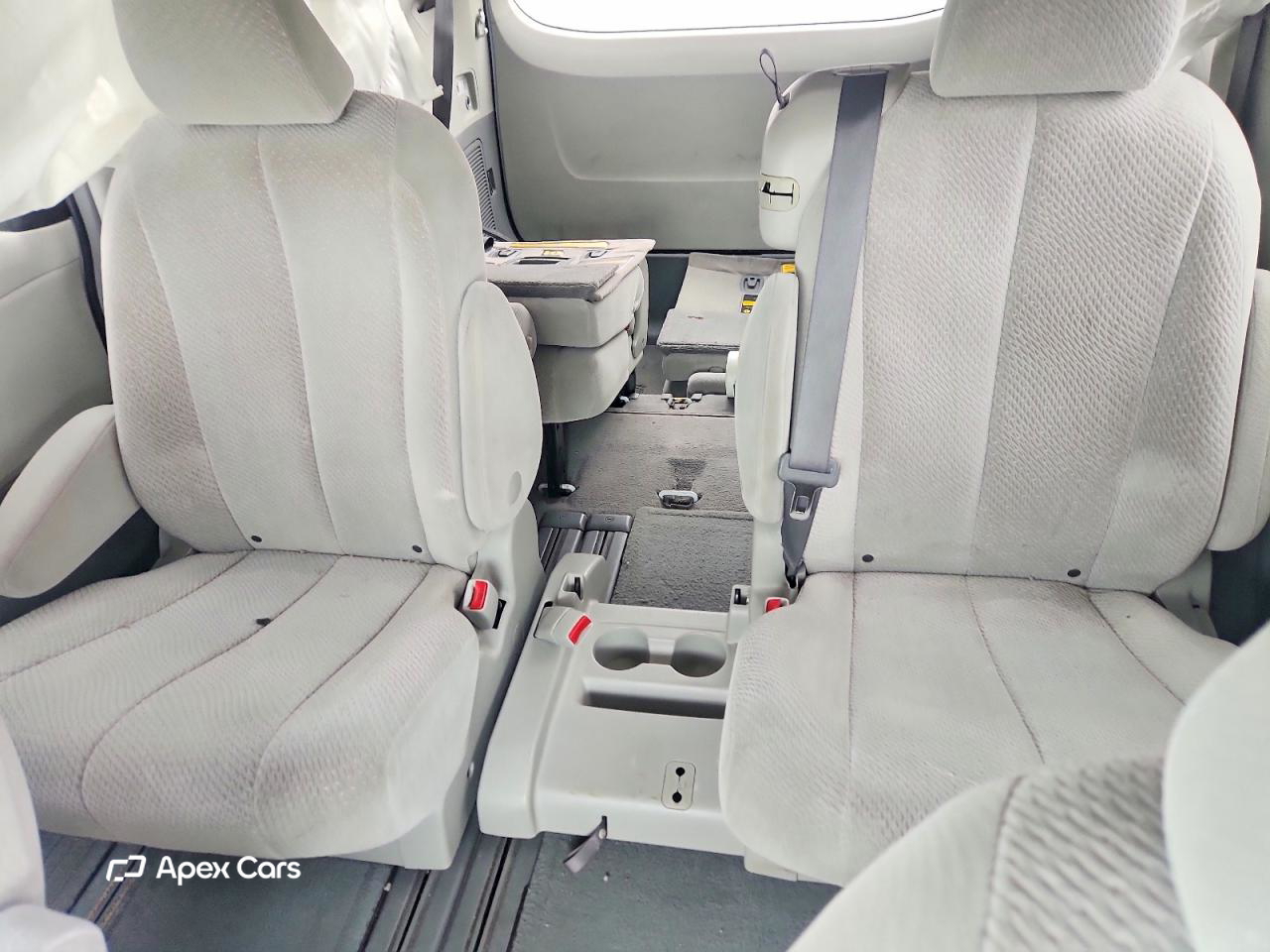 Toyota Sienna 2011