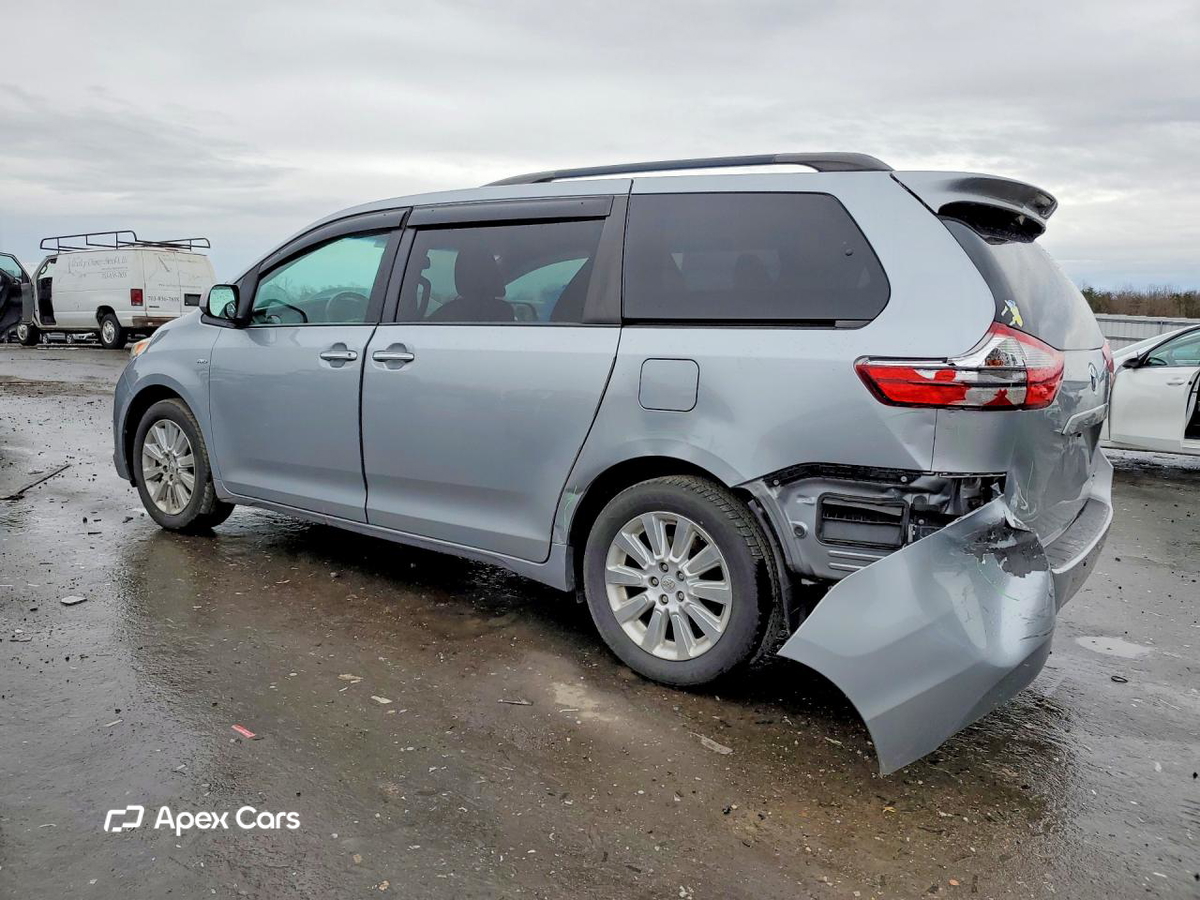 Toyota Sienna 2016