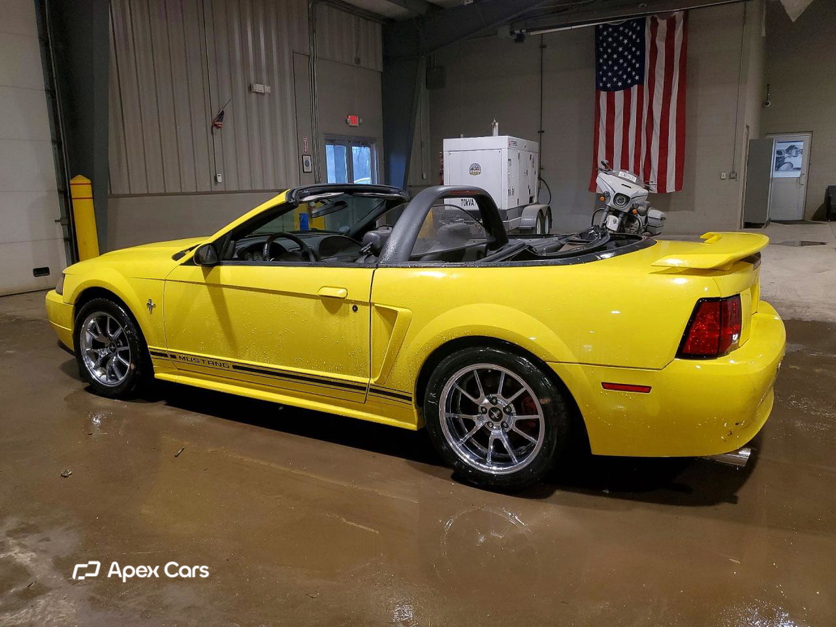 Ford Mustang 2001