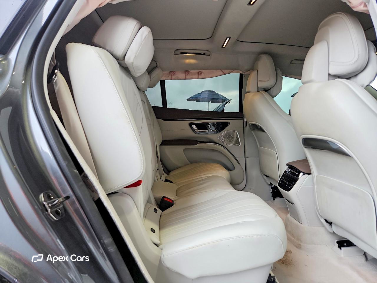 Mercedes-Benz  2024