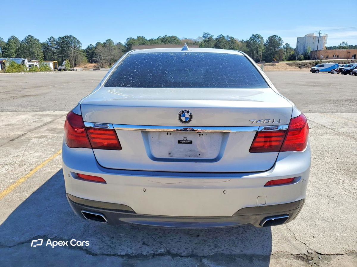 BMW Series 7 2015