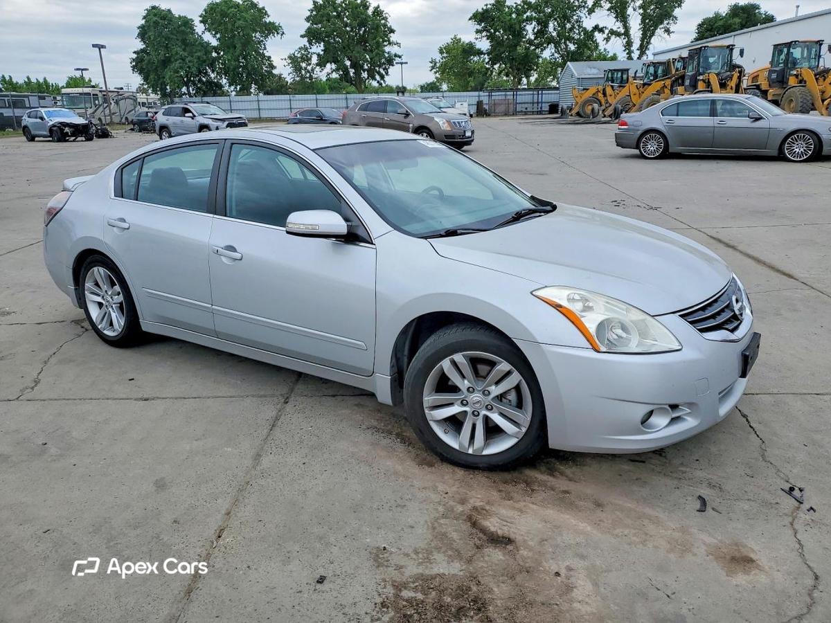 Nissan Altima 2011