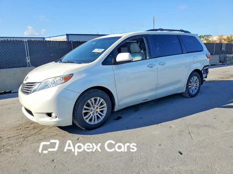 Toyota Sienna 2017 - Image 1 of 13