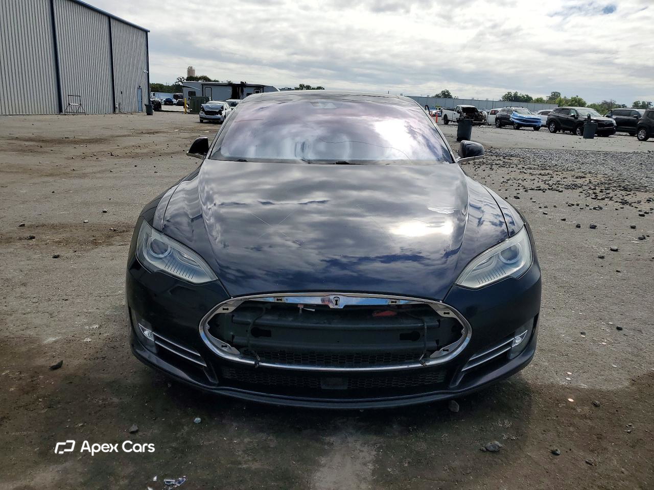 Tesla Model S 2015