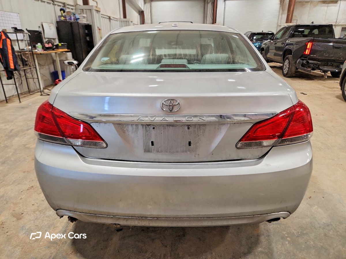 Toyota Avalon 2011