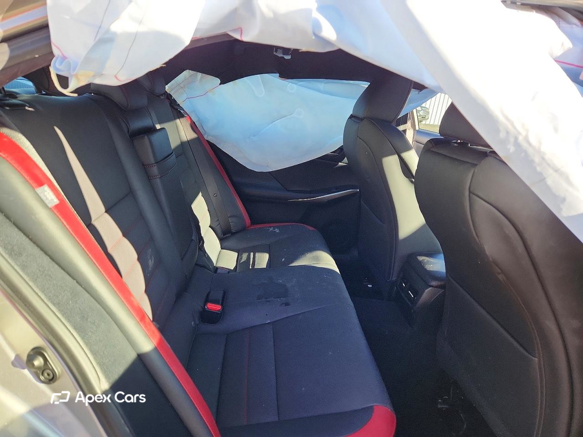 Lexus IS 2019