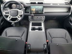 Land Rover Defender 2025