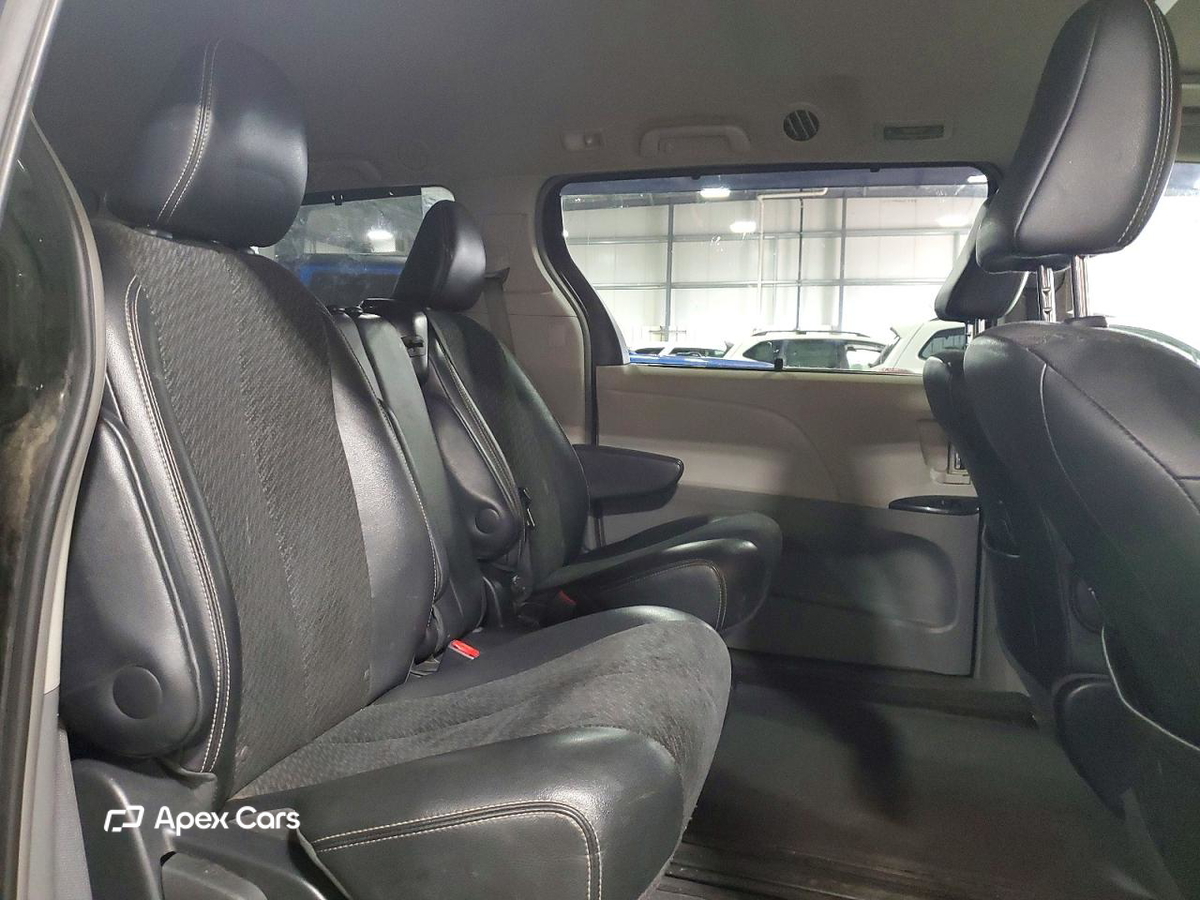 Toyota Sienna 2012