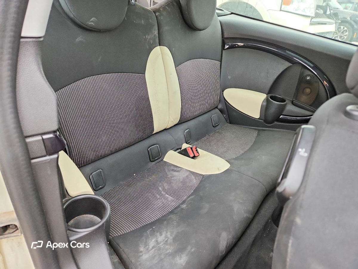 MINI Cooper 2010