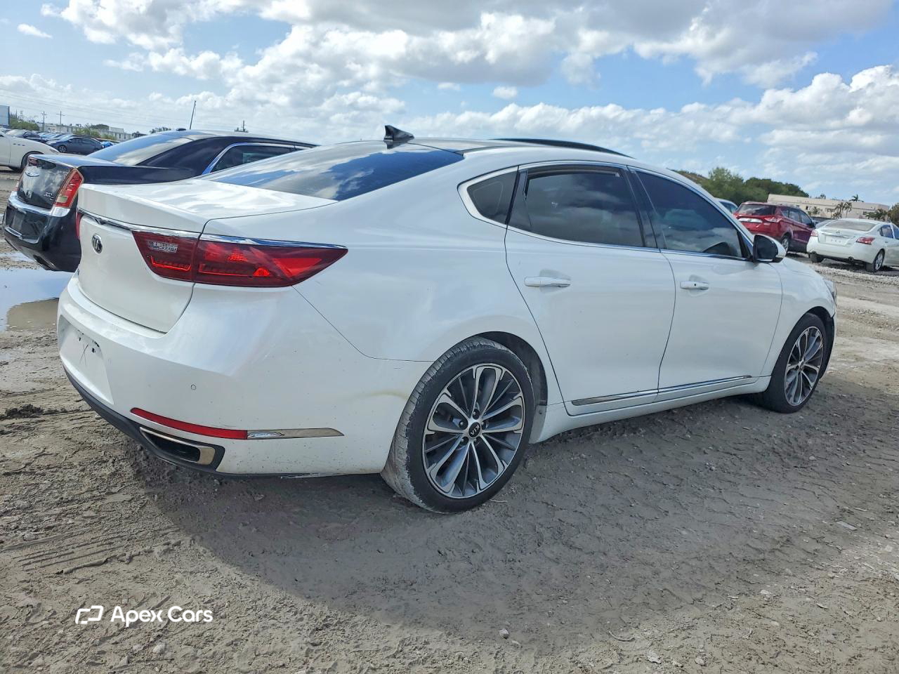 Kia Cadenza 2017