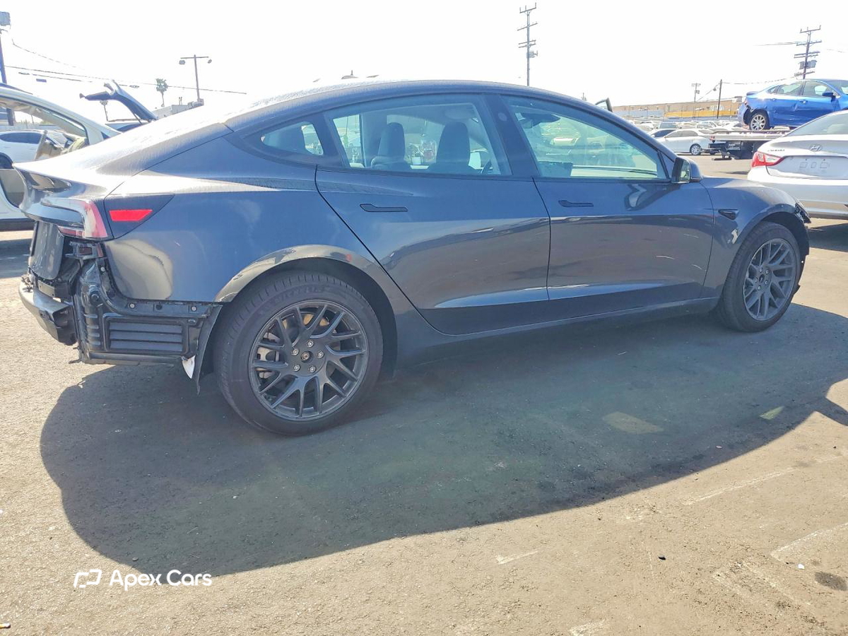 Tesla Model 3 2025