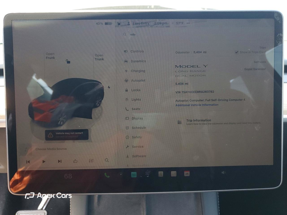 Tesla Model Y 2024