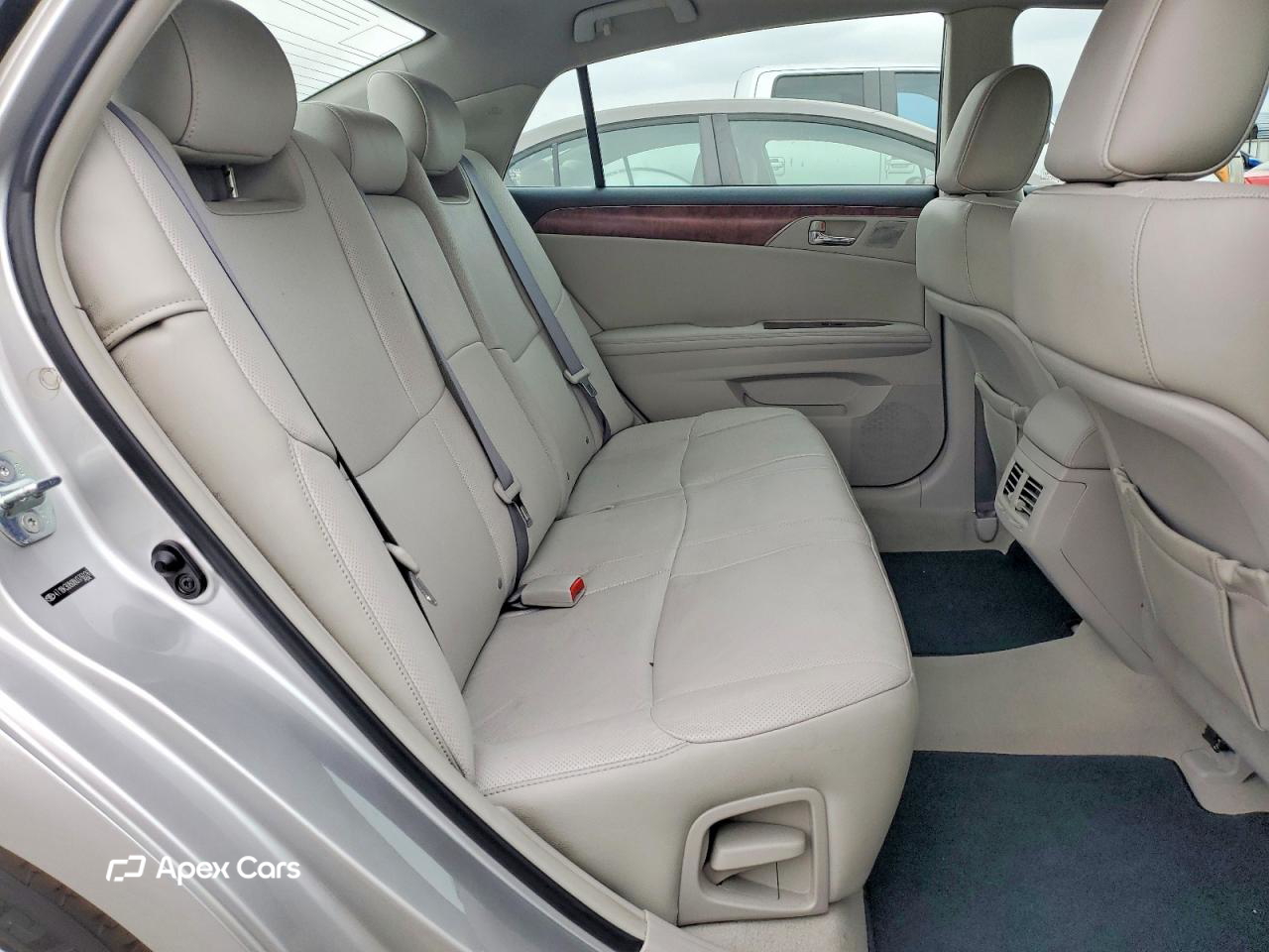Toyota Avalon 2011