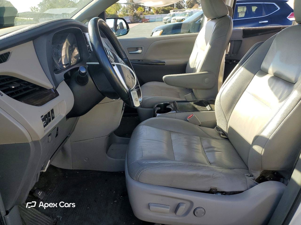 Toyota Sienna 2015