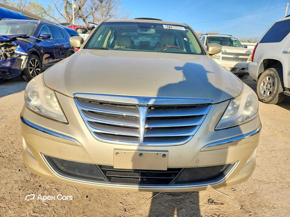 Hyundai Genesis 2012