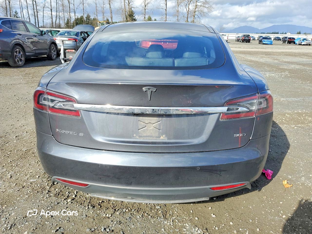 Tesla Model S 2016