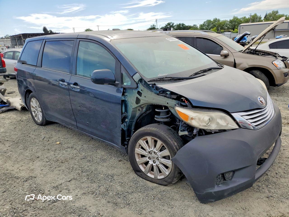 Toyota Sienna 2011