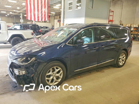 Chrysler Pacifica 2017 - Image 1 of 14