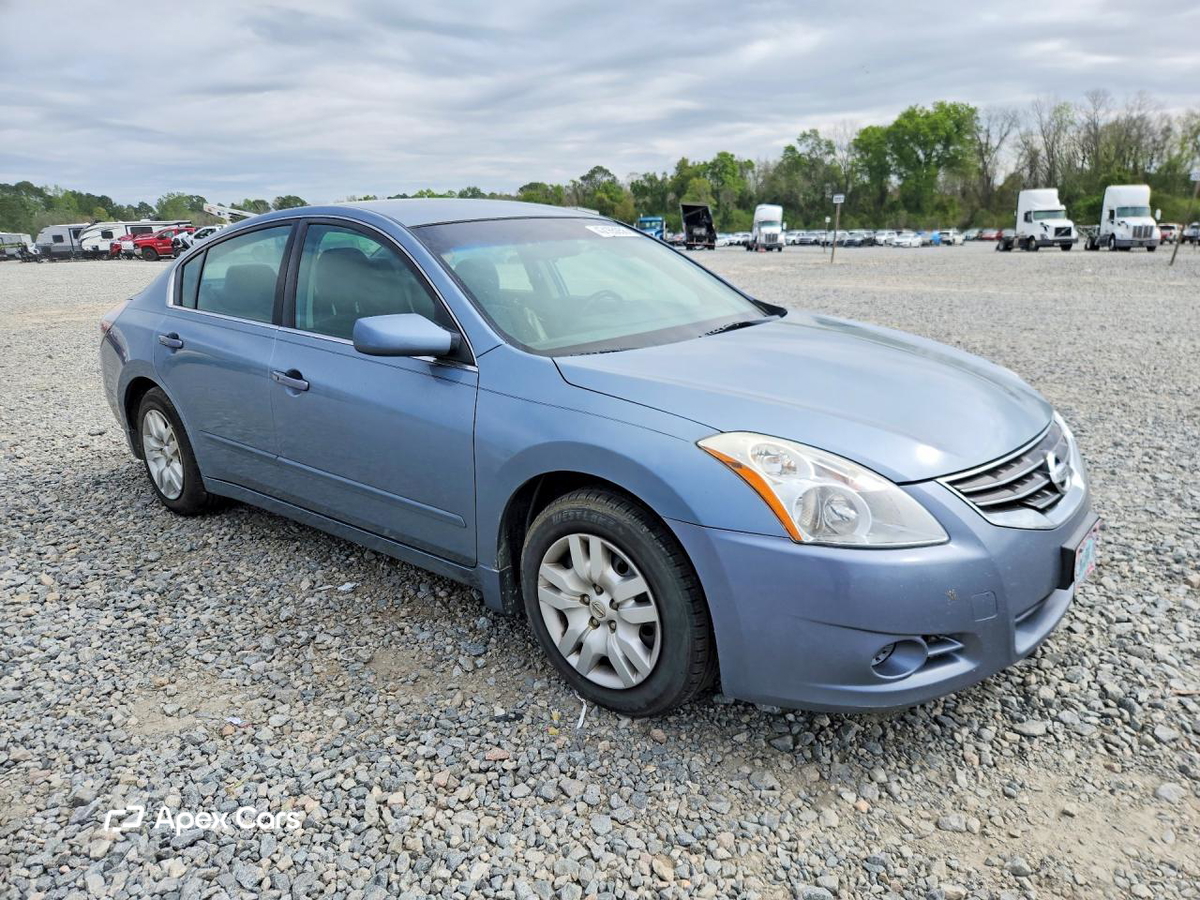 Nissan Altima 2012