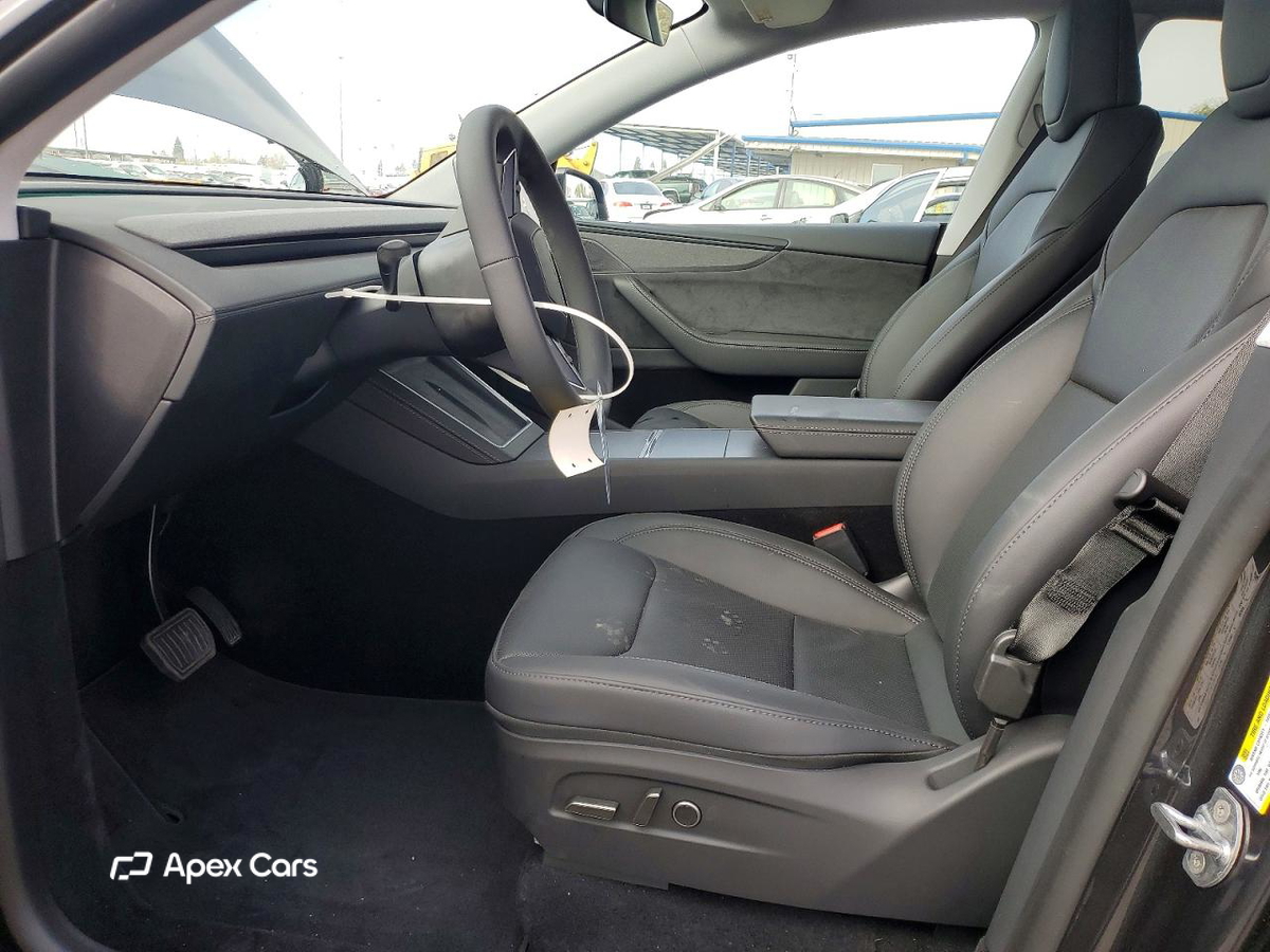Tesla Model Y 2026