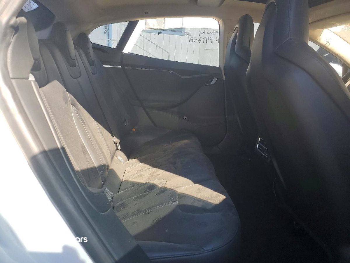 Tesla Model S 2014
