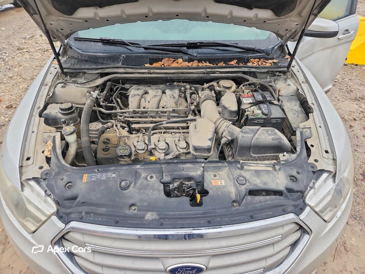 Ford Taurus 2015