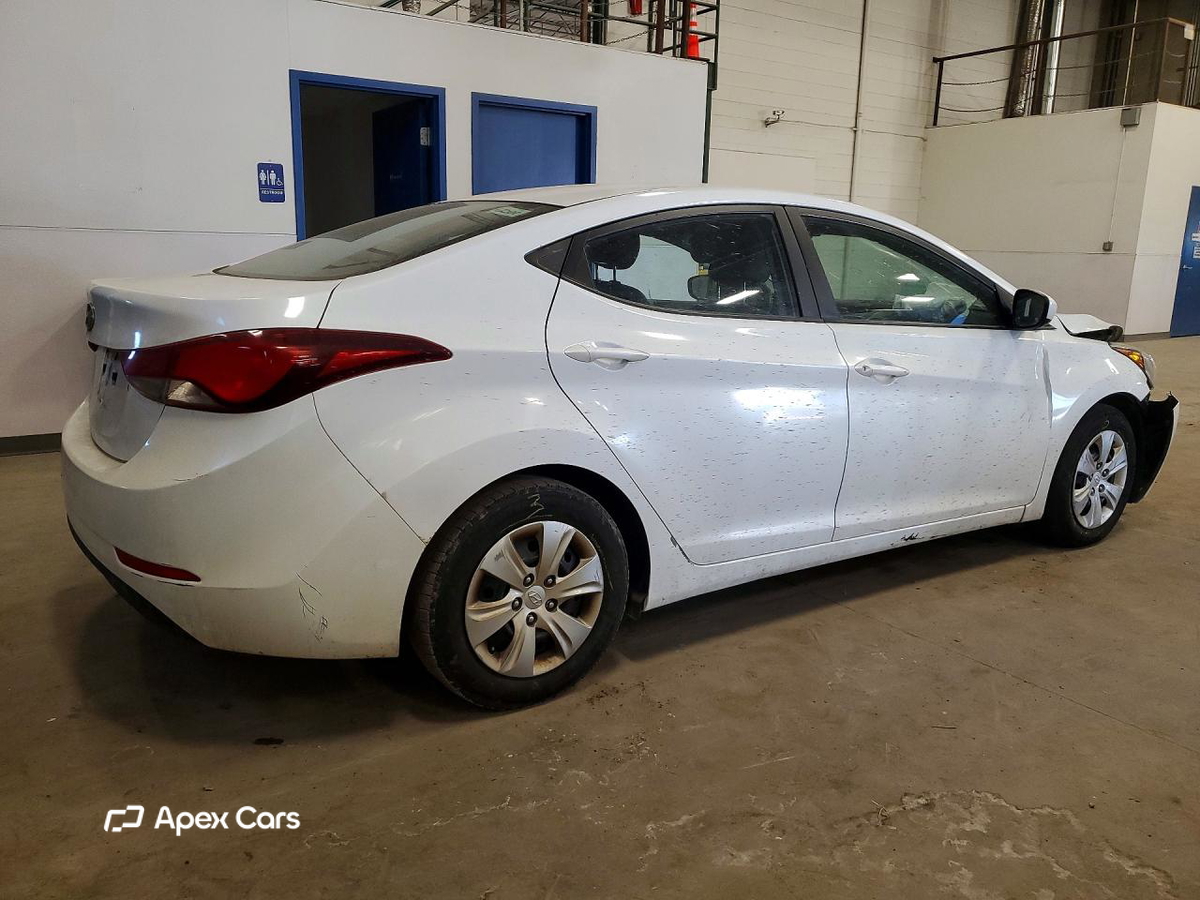 Hyundai Elantra 2016