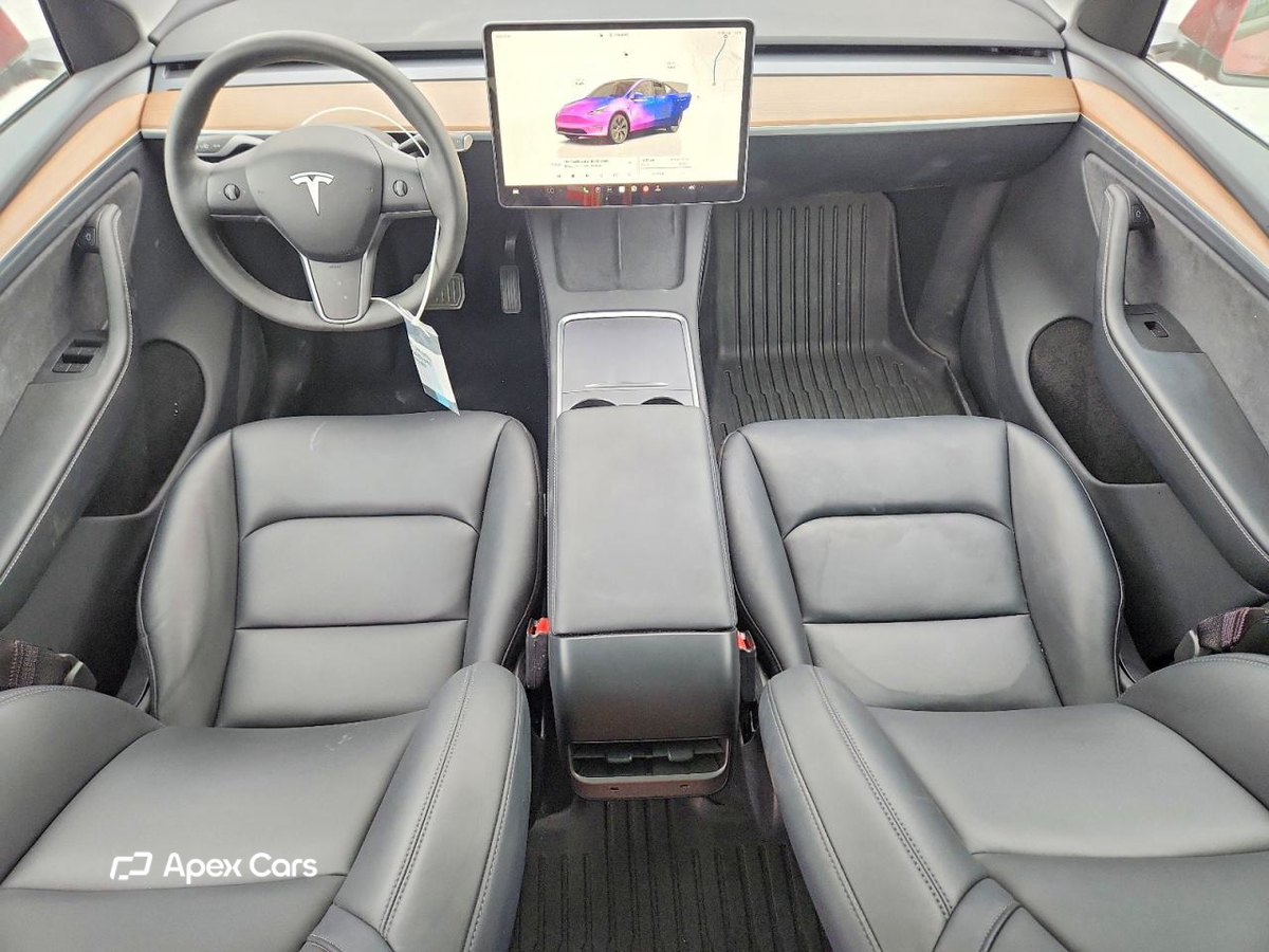 Tesla Model Y 2025
