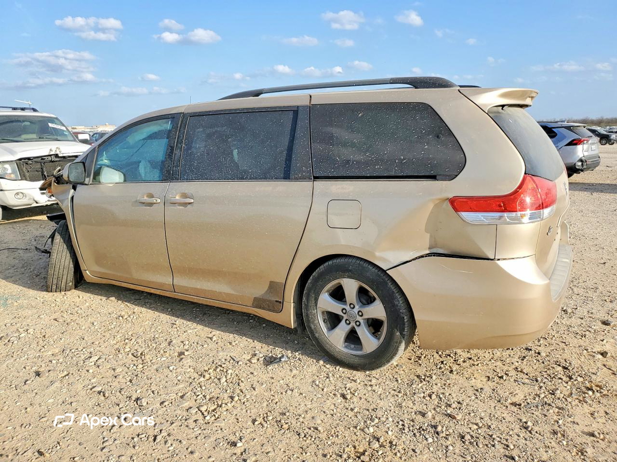 Toyota Sienna 2011