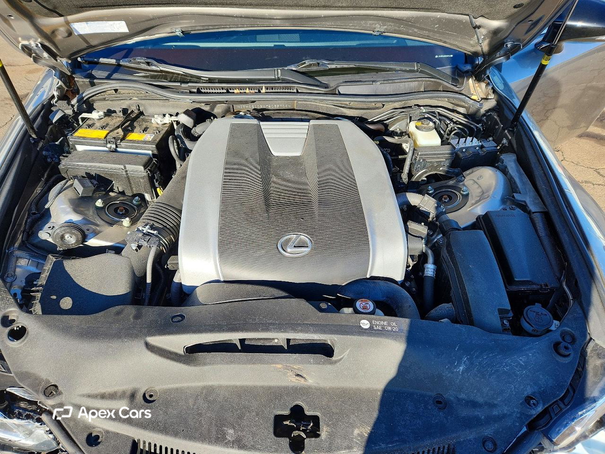 Lexus IS 2019