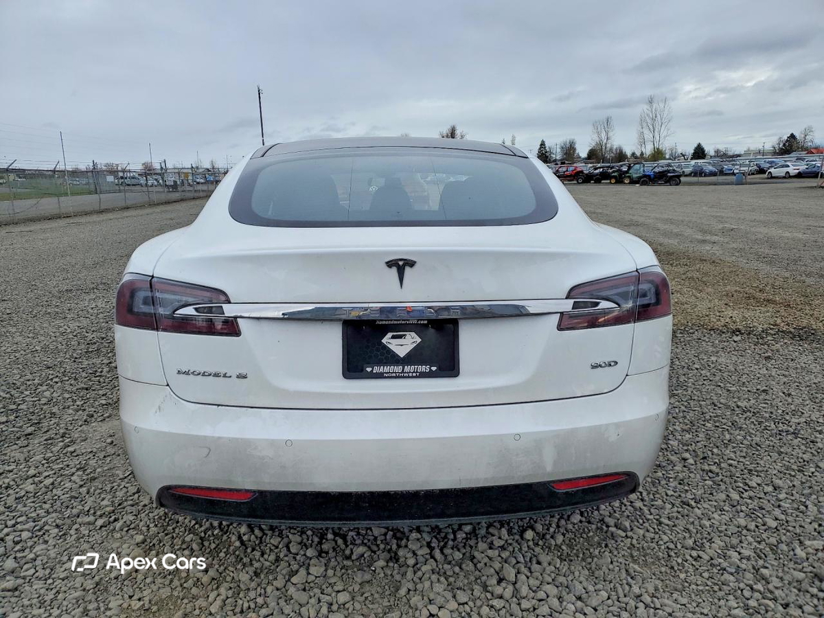Tesla Model S 2016