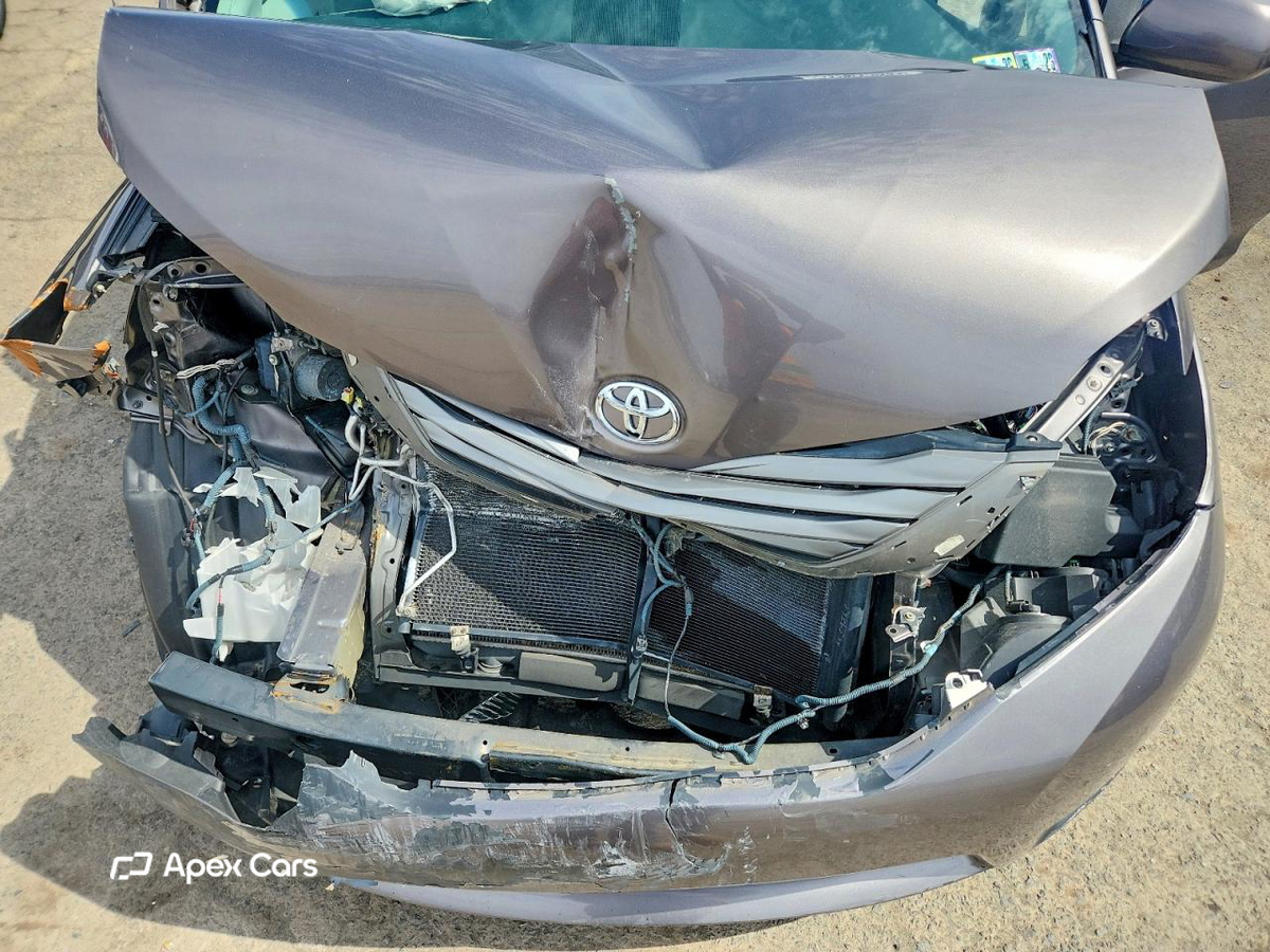 Toyota Sienna 2014