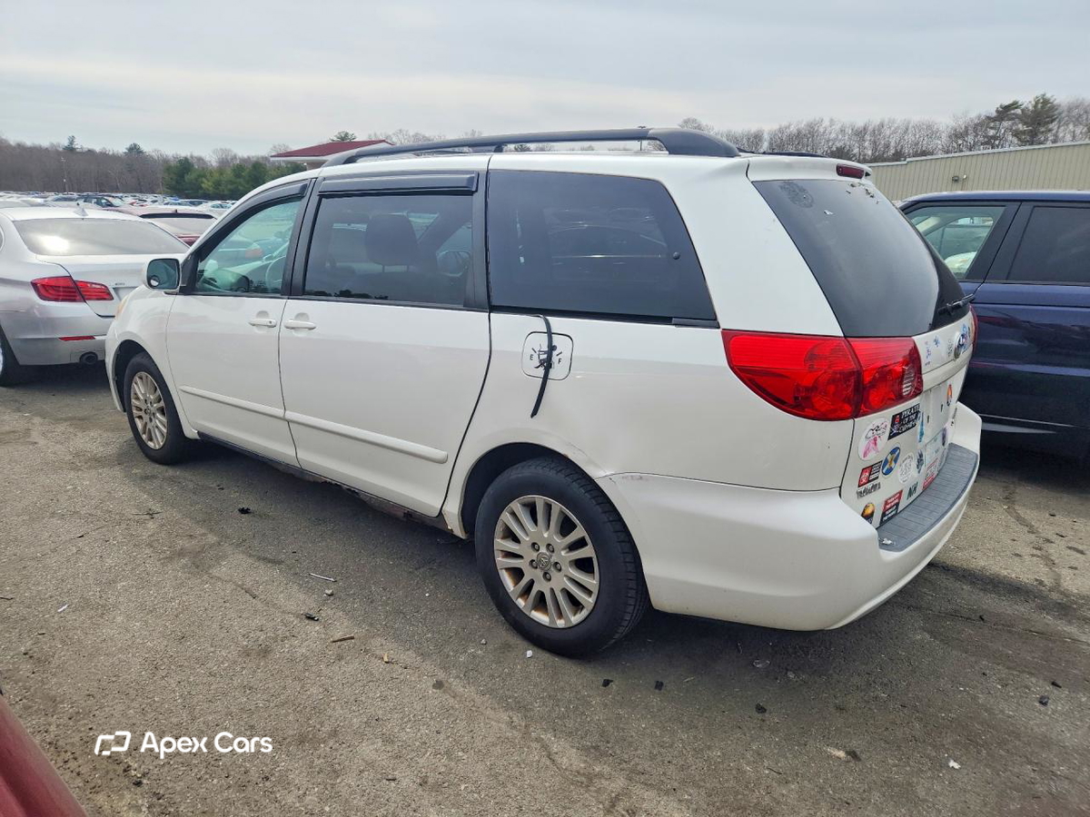 Toyota Sienna 2010
