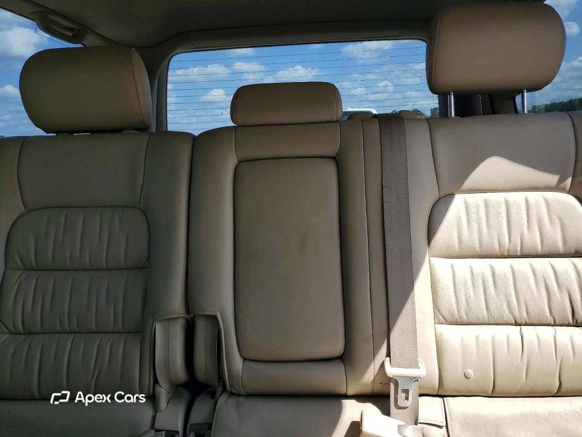 Lexus LX 2006