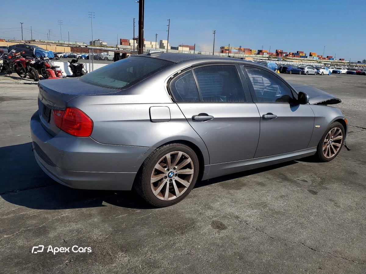 BMW Series 3 2011